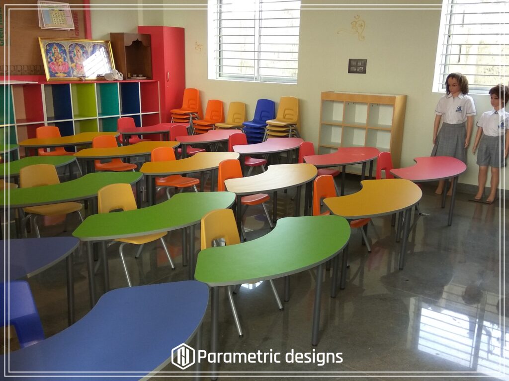 Segment Table & Chairs